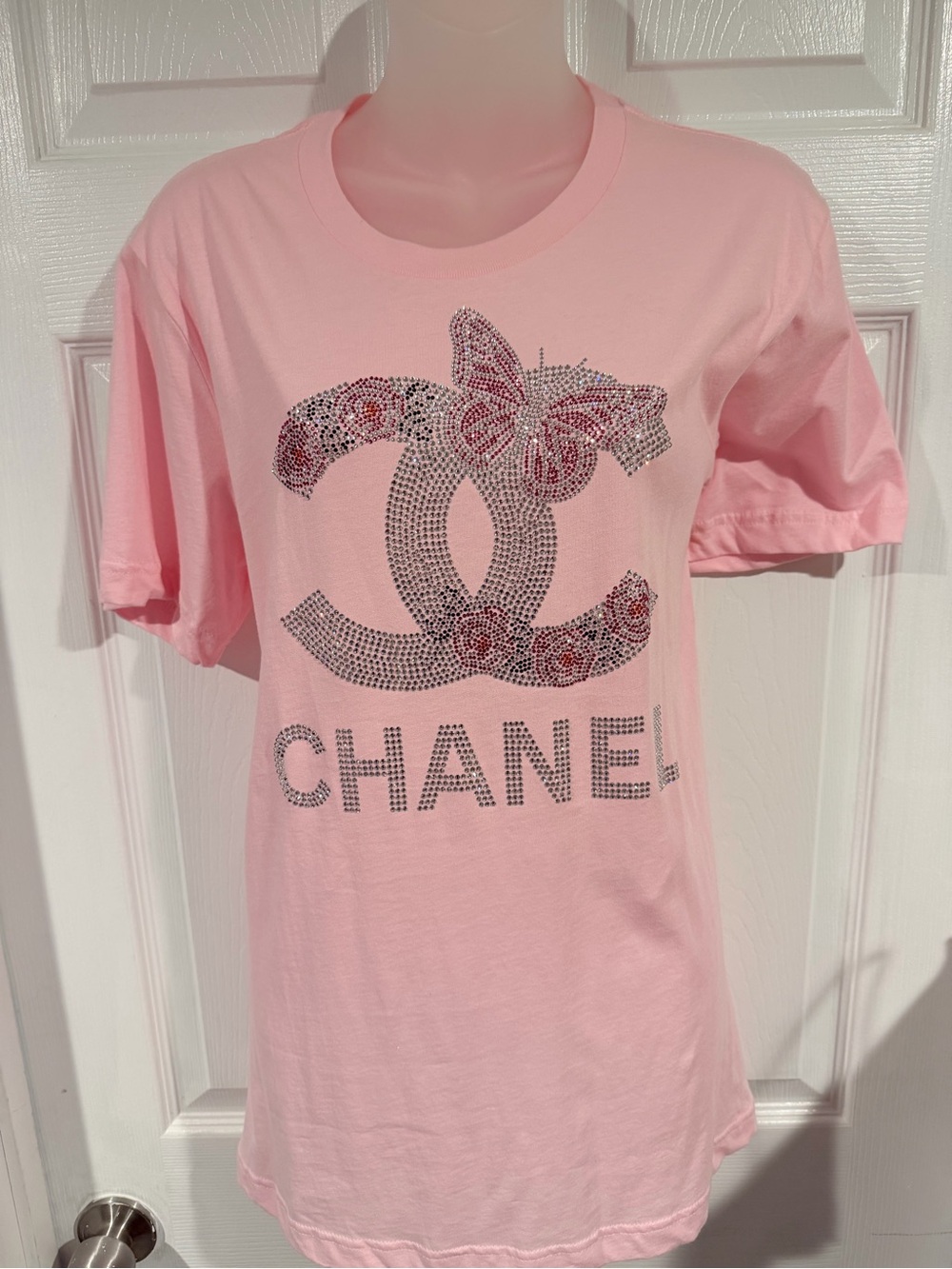 Bella Canva, Chanel T-shirt